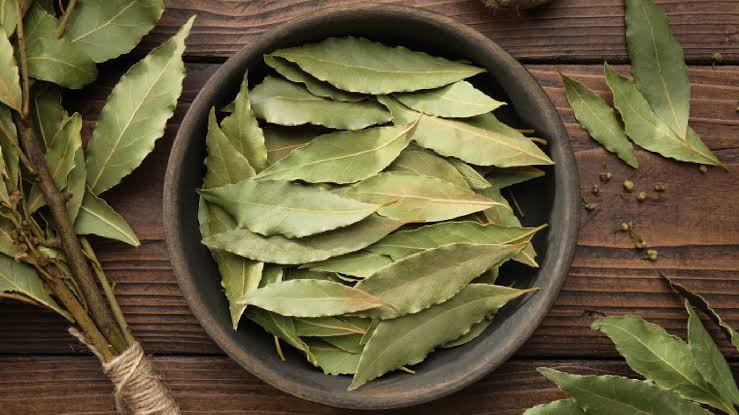 West African food: Bay leaves